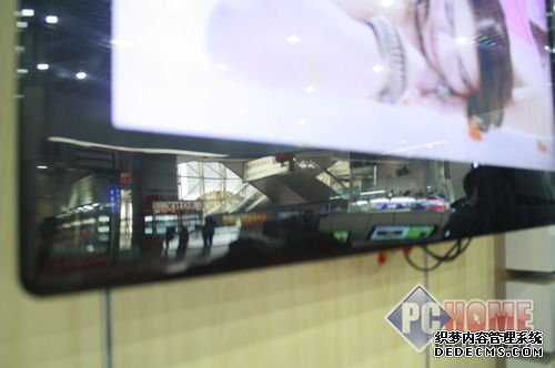 点击查看本文图片 TCL L37P10FBEG - 在家尽情K歌 37寸TCL网络电视降至3K9
