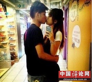 晚间版：养个这样的儿子有何用？