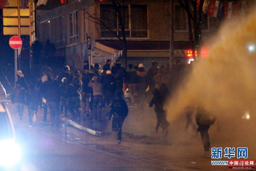 土耳其爆发全国性抗议游行要求政府下台