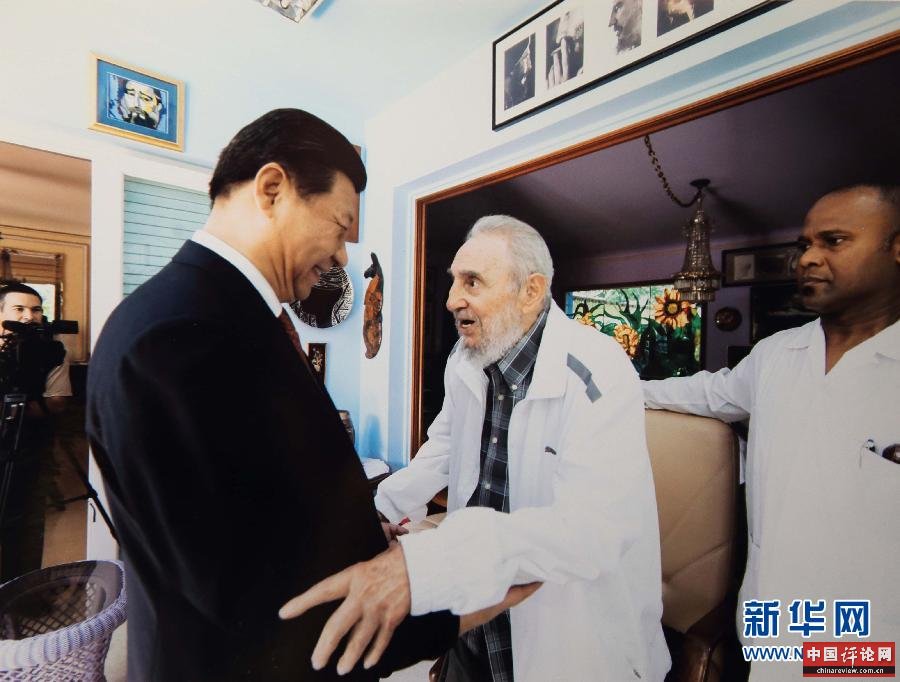 当地时间7月22日，国家主席习近平在哈瓦那亲切探望古巴革命领袖菲德尔·卡斯特罗。 新华社发