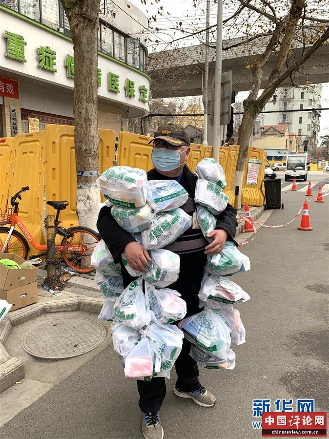 （新华全媒头条·图文互动）（30）风雨无阻向前进——写在全国疫情防控阻击战取得重大战略成果之际
