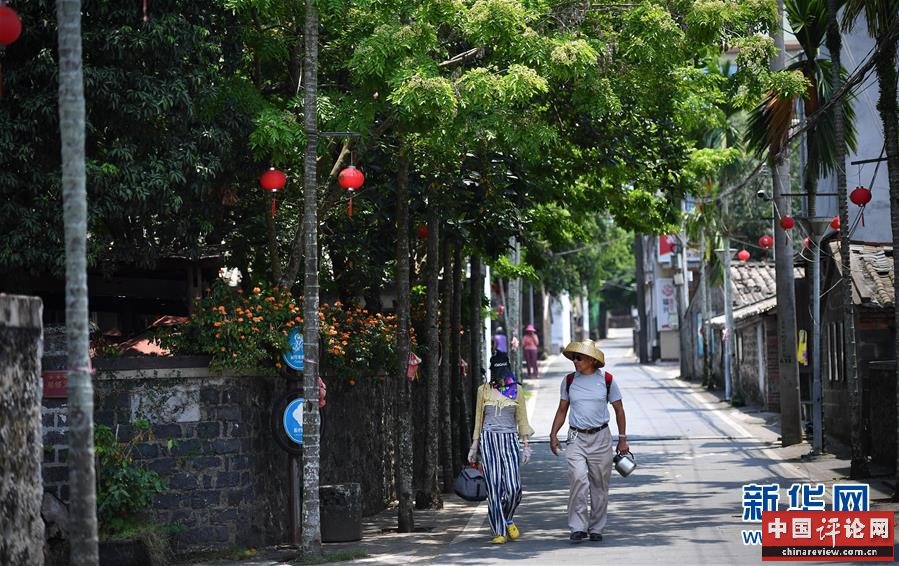 （新华全媒头条·走向我们的小康生活·图文互动）（12）留住乡愁留住美——千村竞秀缀琼州