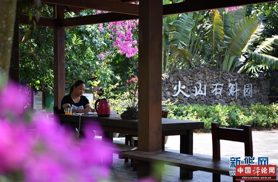 （新华全媒头条·走向我们的小康生活·图文互动）（10）留住乡愁留住美——千村竞秀缀琼州