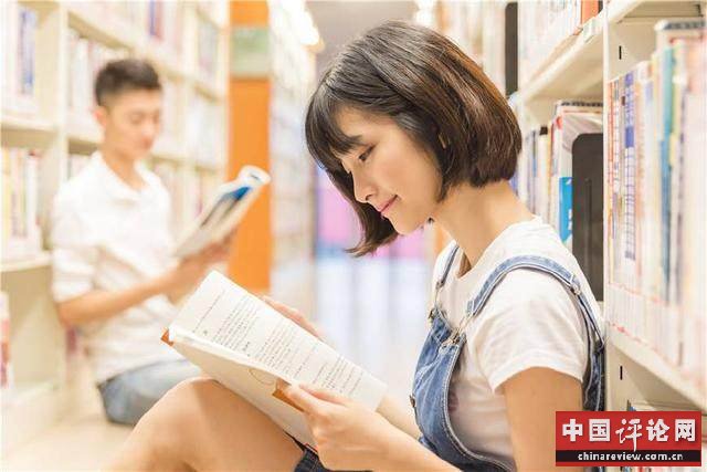 一个男人吊着你的3种表现，他不是真的喜欢你，只是在养备胎！